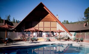 Piscine extérieure, piscine chauffée