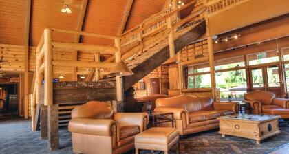 Payson | Peaceful Cabin Stay | Pool + Hot Tub