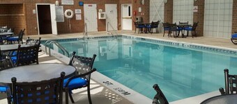 South Bend | Campus Crew Stay | Pool + Hot Tub | 2BR Condo