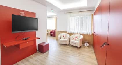 Schladming | Friends Alpine Stay | Pool + Spa | 2BR Condo