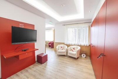 Schladming | Friends Alpine Stay | Pool + Spa | 2BR Condo
