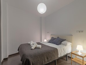 1 bedroom, internet, bed sheets