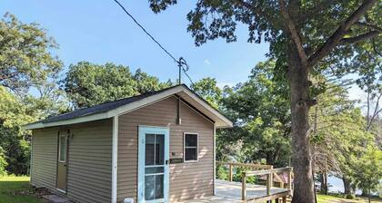 Spruce Cabin - Lake Views & Pet Friendly