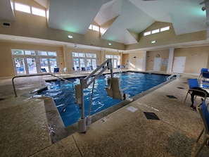 Piscine couverte, piscine extérieure