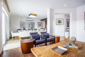 Rumah Kota | Area keluarga | Televisi 32-inci dengan saluran TV kabel