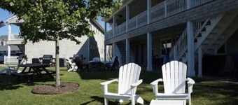 Island Manor Resort—Old Harbor