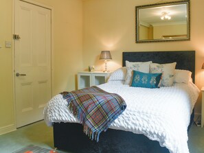 3 多间卧室、免费 WiFi、床单