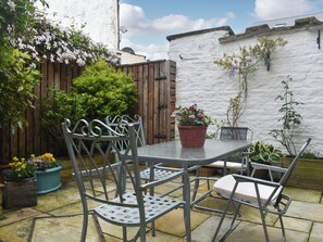 Outdoor dining - 3 bedroom accommodation in Skipton (Skipton)