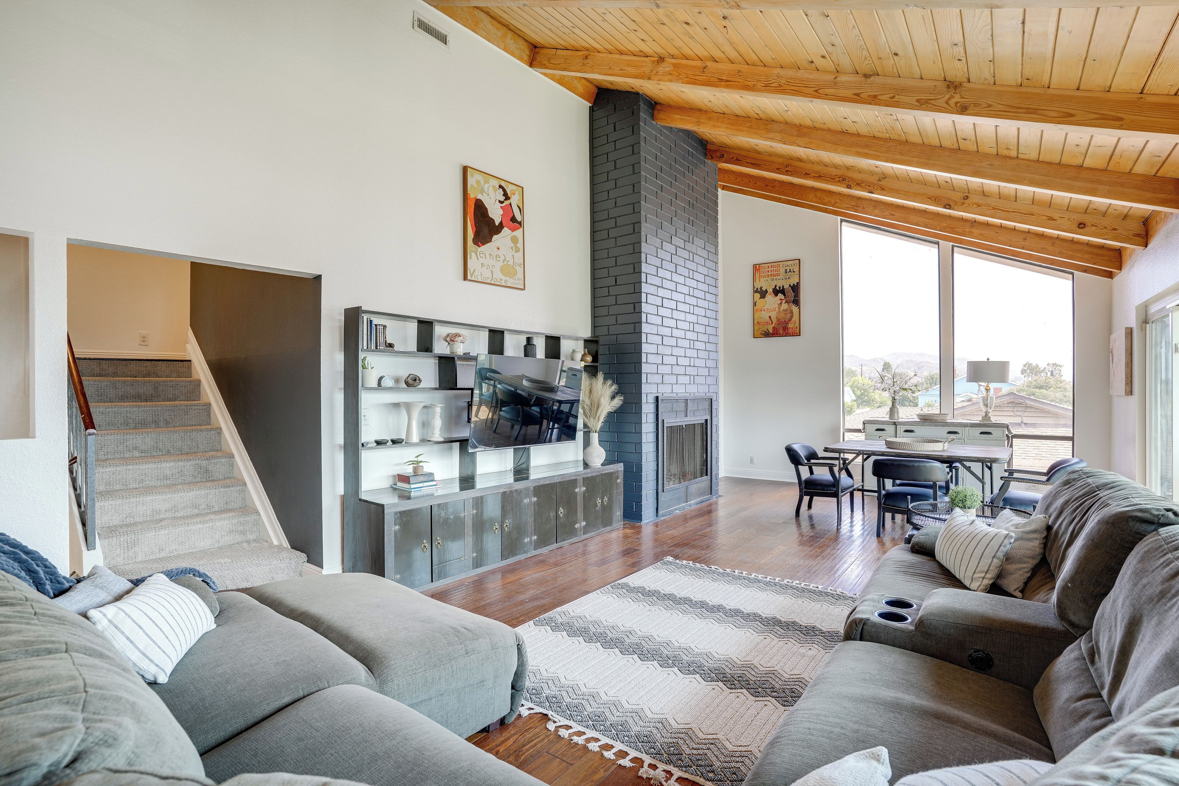 Chic Santa Paula Home W/ Mountain & City Views! - Santa Paula, CA