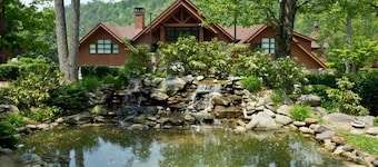 Gatlinburg | Quiet Cabin Retreat | Pool + Golf