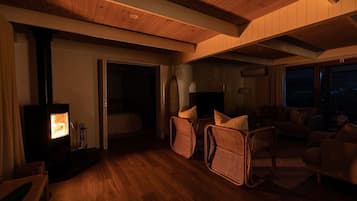 Rumah | 5 kamar tidur, setrika/meja setrika, dan internet