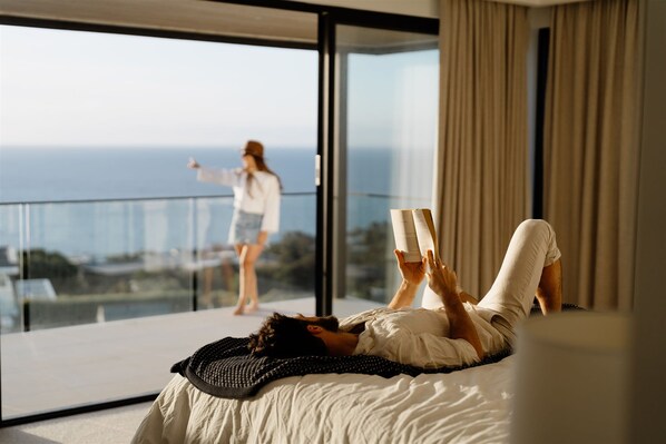 7 bedrooms, desk, Internet - Bayview Luxe Entertainer Pool World Class View (Mount Martha)