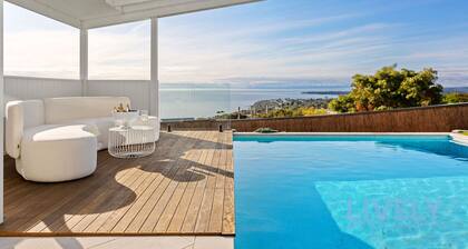 Bayview Luxe Entertainer Pool World Class View