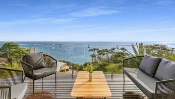 House | 5 bedrooms, desk, iron/ironing board, Internet