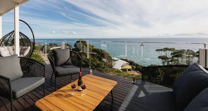 Clifftop Luxury With Spectacular Ocean Views