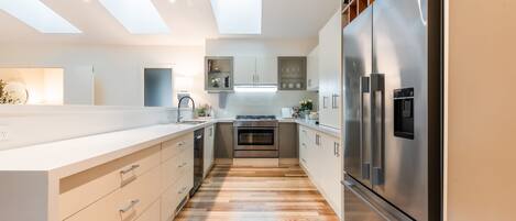 House | 5 bedrooms, Internet