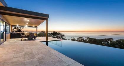 The Ocean s Edge Luxury Entertainer With Views