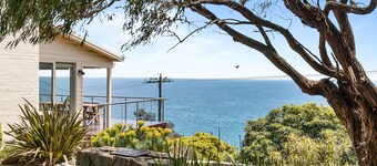 Clifftop Coastal Sanctuary With Panoramic Views