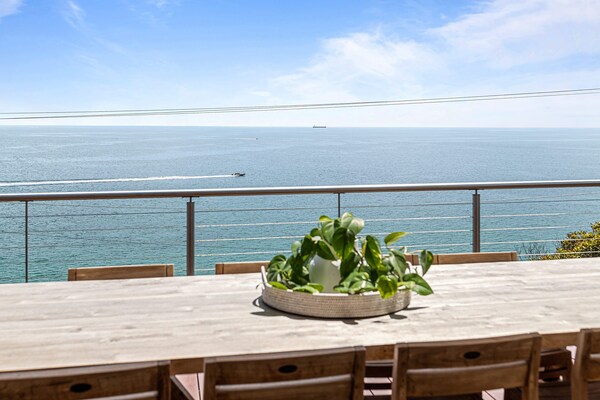 Clifftop Coastal Sanctuary With Panoramic Views - Safety Beach