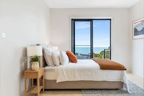 House - Cliffside Castle With Bay And City Views (Mount Martha)