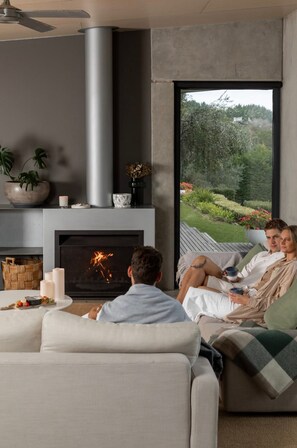 House | 5 bedrooms, Internet - Luxury Portsea Sanctuary Gas Heat Pool Gardens (Portsea)