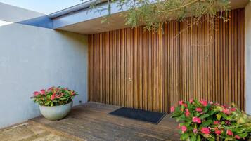 House | 5 bedrooms, Internet