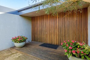 House | 5 bedrooms, Internet - Luxury Portsea Sanctuary Gas Heat Pool Gardens (Portsea)