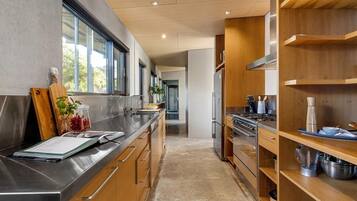 House | 5 bedrooms, Internet