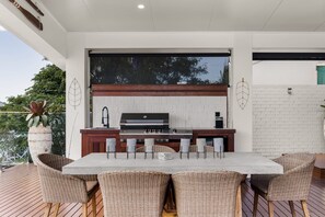 House, Accessible | 3 bedrooms, Internet - Modern Waterfront Retreat Private Pool Dock (Gold Coast)