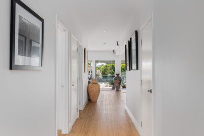 Modern Waterfront Retreat Private Pool Dock