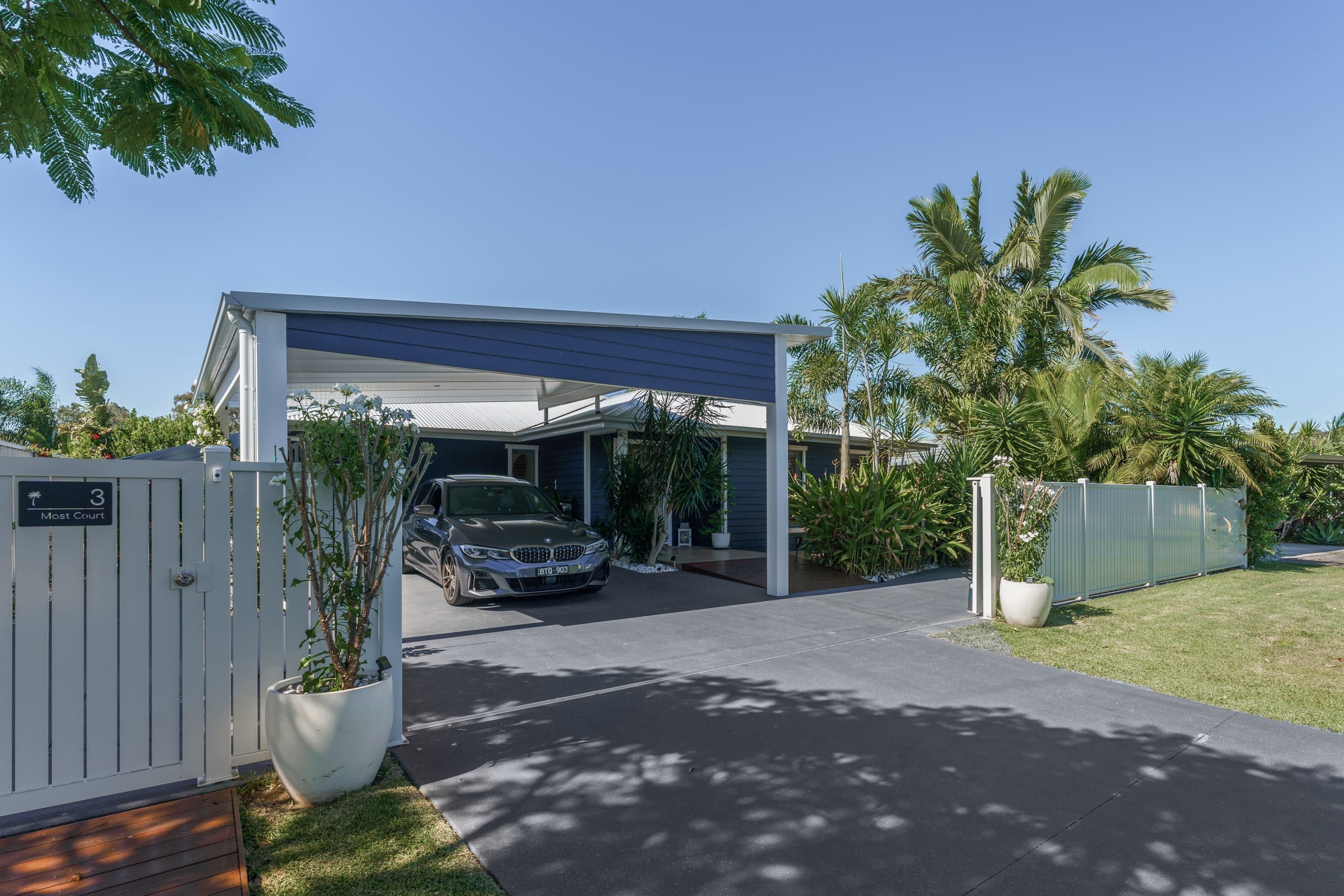 3 عدّة غرف نوم وخدمة الإنترنت