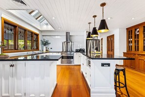 House - The Peninsula Chateau Lodge-inspired Luxury (Mount Martha)