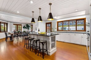 House - The Peninsula Chateau Lodge-inspired Luxury (Mount Martha)