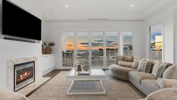 House | 5 bedrooms, desk, Internet