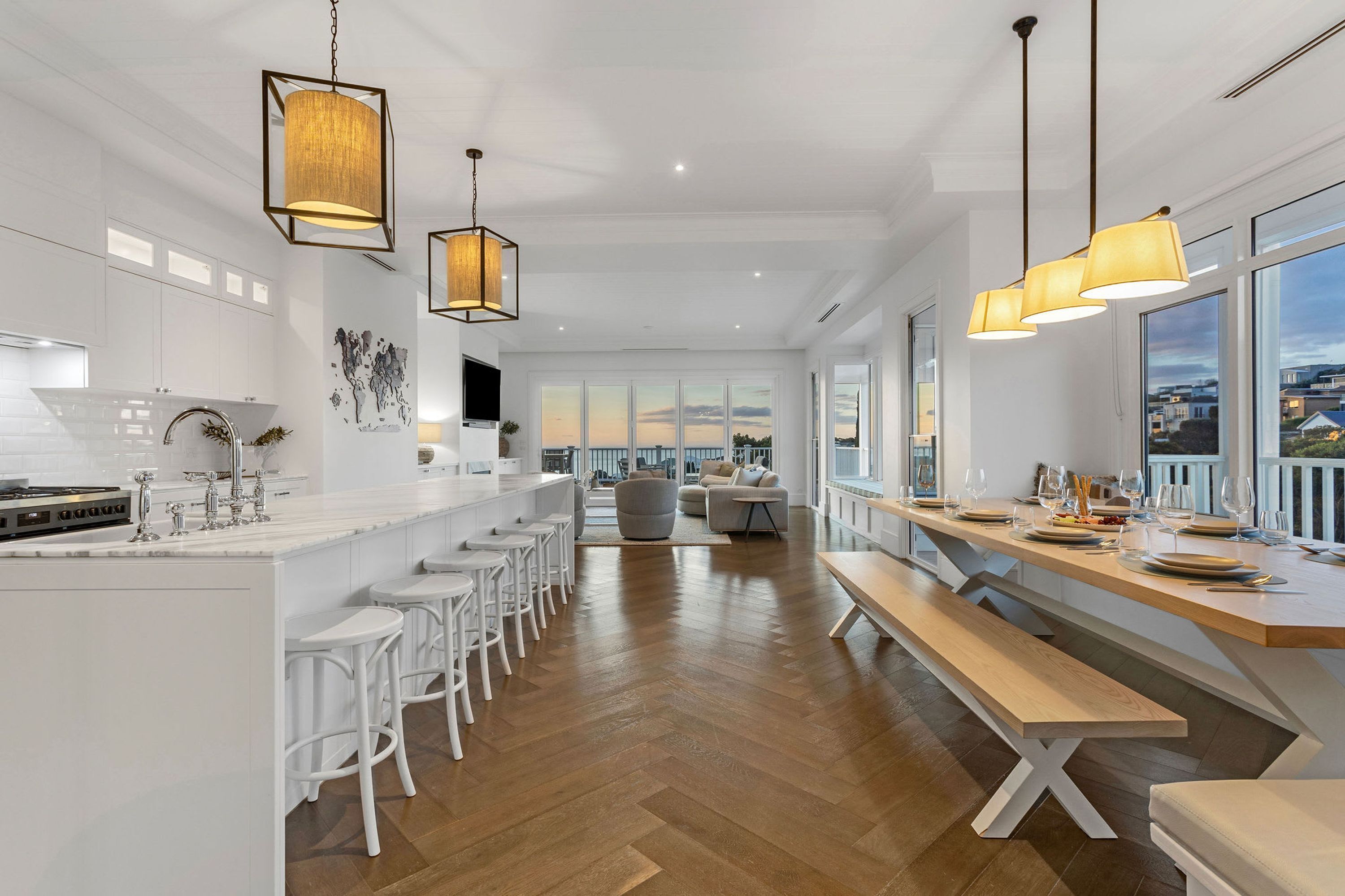 House | 5 bedrooms, desk, Internet