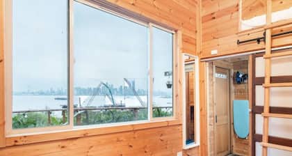 2-Bed West Seattle Tiny Home w/views of Downtown