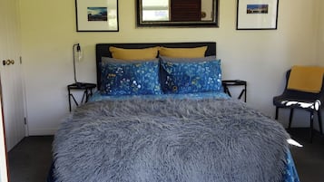 1 bedroom, desk, iron/ironing board, WiFi