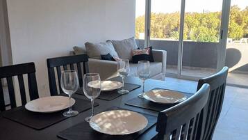 Premium Apartment | Dining