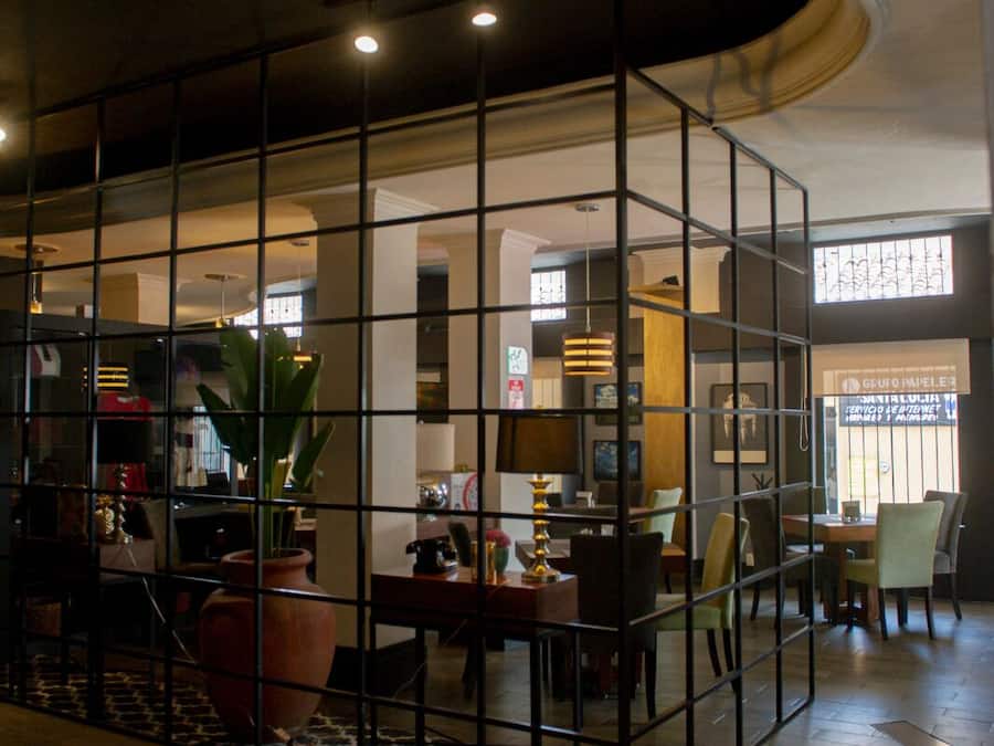 Coin salon dans le hall