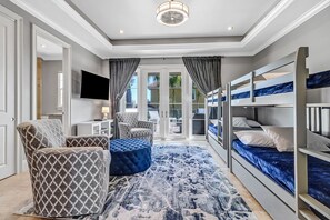 5 Schlafzimmer, Zimmersafe, Bügeleisen/Bügelbrett, Reisekinderbett