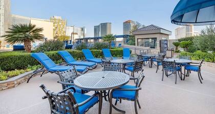 Las Vegas | Friends Casino Stay | Pool + Spa | 2BR Suite