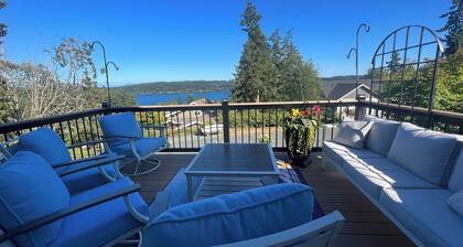 Harbor Vista On Par: Whidbey’s newest remodeled space with water views & hot-tub