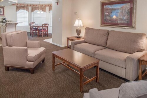 Branson | Relaxing Lake Retreat | Pool + Lake