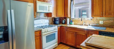 Refrigerador, microondas, parrilla de estufa y lavavajillas