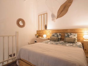 1 bedroom, travel crib, WiFi, bed sheets