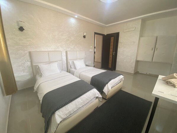 1 chambre, lit parapluie, Wi-Fi gratuit, draps fournis