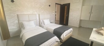 Chambre Fa, Guitar Palace