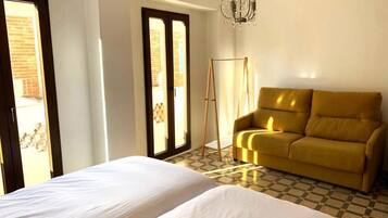 3 slaapkamers, een strijkplank/strijkijzer, wifi, beddengoed