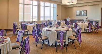 Virginia Beach | Oceanfront Escape | Resort Pool & Beach