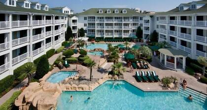 Virginia Beach | Couples Ocean Coast Getaway | Pool + Hot Tub
